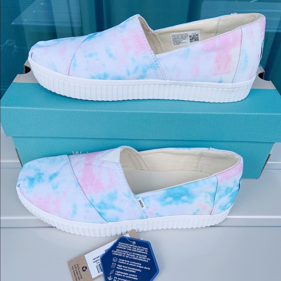 Toms Slip-on Shoes - Picture 3 of 15